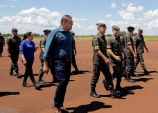 Prefeito Alan Guedes acompanhou a vistoria nas obras do aeroporto (Foto: Prefeitura de Dourados)