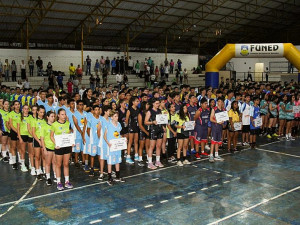 Abertura aconteceu no Ginásio Municipal, onde acontecem os jogos de futsal e voleibol (Foto: Rodrigo Pirola/Prefeitura de Dourados)