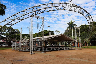 Palco central receberá diversos shows nas três noites de Festop, todos gratuitos (Foto: Rodrigo Pirola/Prefeitura de Dourados)