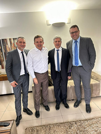 Prefeito de Dourados Alan Guedes foi recebido pelo deputado Vander Loubet, ministro Paulo Teixeira (Desenvolvimento Agrário) e Edegar Pretto (Conab)