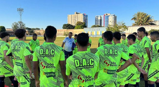 Dourados AC tem o técnico Valdir Fortini e 80% do elenco com jogadores da região (Foto: Gabriel Orriz/Dourados AC)