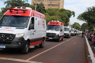 As novas ambulâncias fazem foram aplaudidas com intensidade pela população que entre participantes e espectadores chegou a quase 28 mil pessoas / Fotos: Rodrigo Pirola/Prefeitura de Dourados