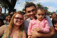 Famílias marcaram presença na avenida e se empolgaram com o maior desfile da história de Dourados / Fotos: Rodrigo Pirola/Prefeitura de Dourados