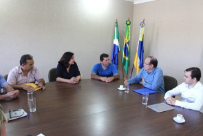 ​​​​​​​​Prefeita Délia recebe projeto de novos investimentos no shopping de Dourados