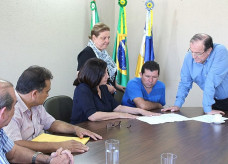 ​​​​​​​​Prefeita Délia recebe projeto de novos investimentos no shopping de Dourados