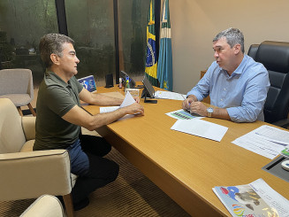 O prefeito eleito Marçal Filho reunido com o governador Eduardo Riedel para discutir investimentos em infraestrutura urbana para Dourados Fotos: Divulgação