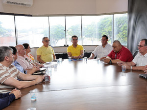 Foto: A. Frota Mesmo com ponto facultativo, o prefeito Marçal Filho reuniu o secretariado para discutir ações do início de governo em Dourados