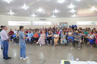 Foto: A. Frota  O prefeito Marçal Filho e o secretário municipal de Educação José Targino reunido com os diretores de escolas e Ceims para falar do ano letivo