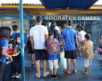 Escolas de Dourados deverão fazer ações educativas que abordem a temática do uso excessivo de aparelhos eletrônicos- Crédito: A. Frota