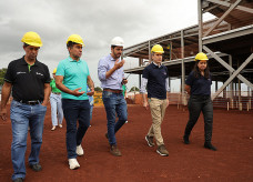 Prefeito Marçal Filho e autoridades vistoriaram as obras do Hospital de Amor às margens da rodovia Guaicurus, em Dourados – Fotos: A. Frota