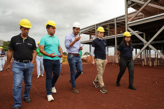 Prefeito Marçal Filho e autoridades vistoriaram as obras do Hospital de Amor às margens da rodovia Guaicurus, em Dourados – Fotos: A. Frota