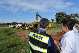 Obra iniciada hoje vai criar uma grande via ligando o Aeroporto de Dourados à BR-463, nas proximidades do Hospital Regional – Foto: A. Frota