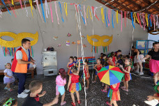 Prefeito Marçal Filho tem sido presente nas escolas municipais, interagindo com os estudantes e incentivando as atividades extracurriculares – Foto: A. Frota