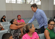 Prefeito Marçal Filho conversou com usuários e acompanhou sobre os serviços prestados pela Unidade de Saúde do Jardim Maracanã. Foto: A. Frota