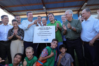 Prefeito Marçal Filho e governador Eduardo Riedel durante agenda de entrega de obras e assinatura de serviços em Dourados na sexta-feira – Foto: A. Frota