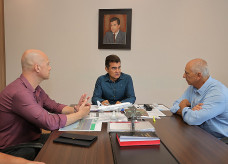 Prefeito Marçal Filho recebeu em seu gabinete o sócio-proprietário da Vifran, Salvador Franzese, e o coordenador de vendas Robson Ruedell – Foto: A. Frota