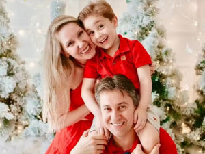A família de Thomas leva a inteligência do menino com muita leveza. – Foto: Arquivo pessoal