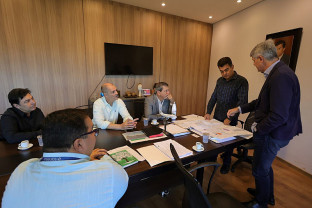 Marçal cobra de presidente da Sanesul solução para buracos abertos pela empresa