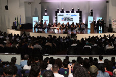 Evento realizado no auditório da UFGD contou com a participação de estudantes, professores e pesquisadores da universidade – Foto: A. Frota