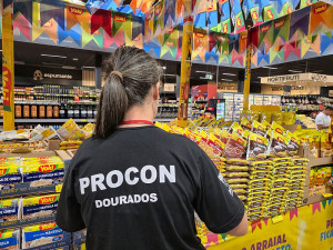 Fiscais do Procon visitaram 12 supermercados da cidade entre os dias 02 e 06 de junho. Foto: Divulgação/Procon