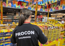 Fiscais do Procon visitaram 12 supermercados da cidade entre os dias 02 e 06 de junho. Foto: Divulgação/Procon