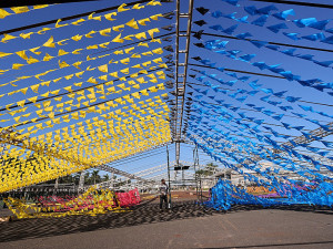 Montagem da estrutura de palco e de estandes da festa Junina segue para a etapa final – Fotos: A. Frota