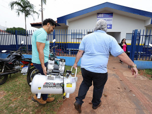 Marçal Filho acompanha entrega de moderno compressor que agregará em atendimento odontológico na UBS do Parque do Lago II–Fotos: A. Frota