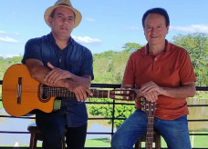A dupla Vilela e Marco Aurélio anima a festa julina da feira de Dourados nesta sexta-feira; no sábado, DJs Fabricio e Leandro e, no domingo, Giovana Cohene. Foto: Divulgação