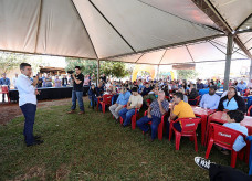 Prefeito Marçal Filho discursa durante festividade em comemoração ao Dia da Agricultura Familiar. Foto: A. Frota
