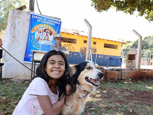 População atende ao chamado e comparece para vacinar os animais no Parque das Nações