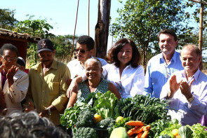 Prefeita exalta parcerias e trabalho  na entrega de benefícios a agricultores