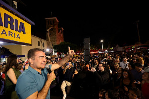 Prefeito Marçal Filho destaca o orgulho de ser douradense durante solenidade de abertura do Natal Encantado Dourados. Foto: A. Frota