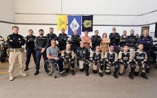 Após concluírem todas as etapas do curso, servidores recebem o certificado de Batedor. Fotos: A. Frota