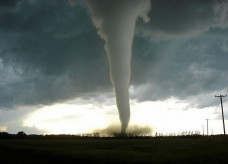 De quatro 'ingredientes' necessários para um tornado, três estão presentes na região de Paranaíba, Inocência, Água Clara e Três Lagoas