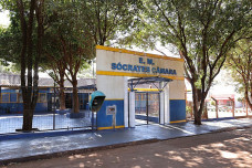 Escola Municipal Sócrates Câmara é uma das unidades que vão emitir o boleto do IPTU para o contribuinte que não conseguir pagar pelo computador. Foto: A. Frota