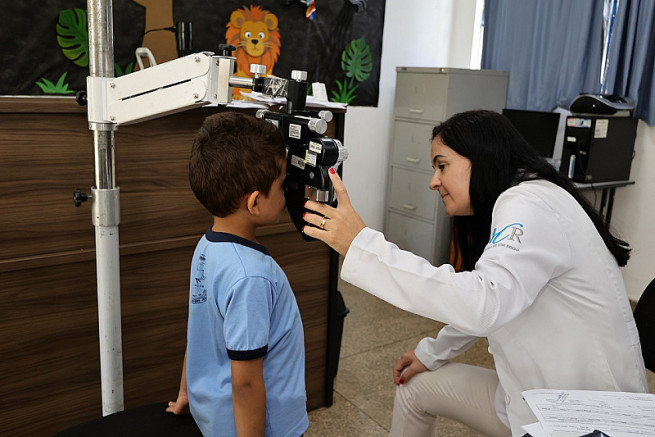 Prefeitura de Dourados é parceira de programa que vai garantir óculos de grau gratuito à crianças