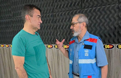 Prefeito Marçal Filho com o médico infectologista Rivaldo Venâncio da Cunha, que acompanha a Força Nacional do SUS em Dourados nas ações contra a epidemia de chikungunya- Divulgação/Assecom