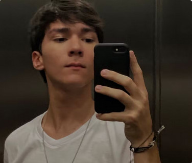 Aluno tira zero na redação da Fuvest ao usar 'palavras difíceis' e processa reitor da USP; entenda o caso