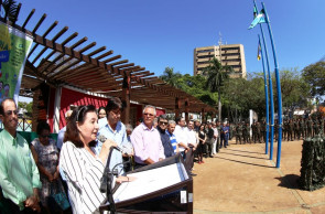 Délia abre semana da Pátria na Praça Antônio João