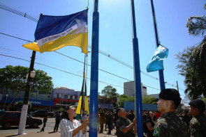 Délia abre semana da Pátria na Praça Antônio João