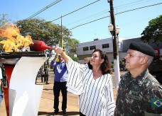 Acendimento da chama da pátria